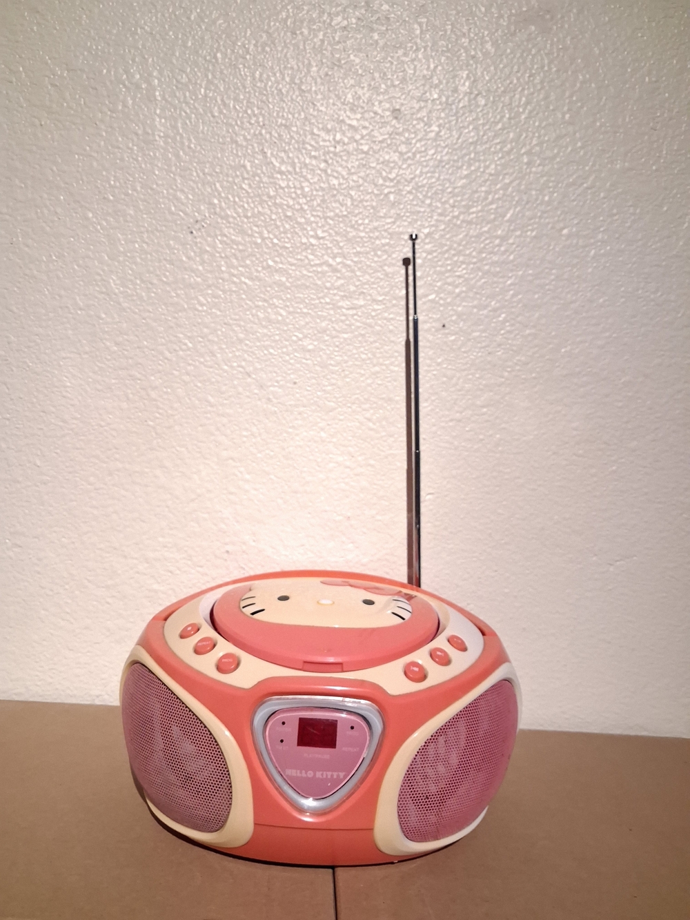 Hello Kitty CD Boombox AM/FM Radio LED Light Show Pink